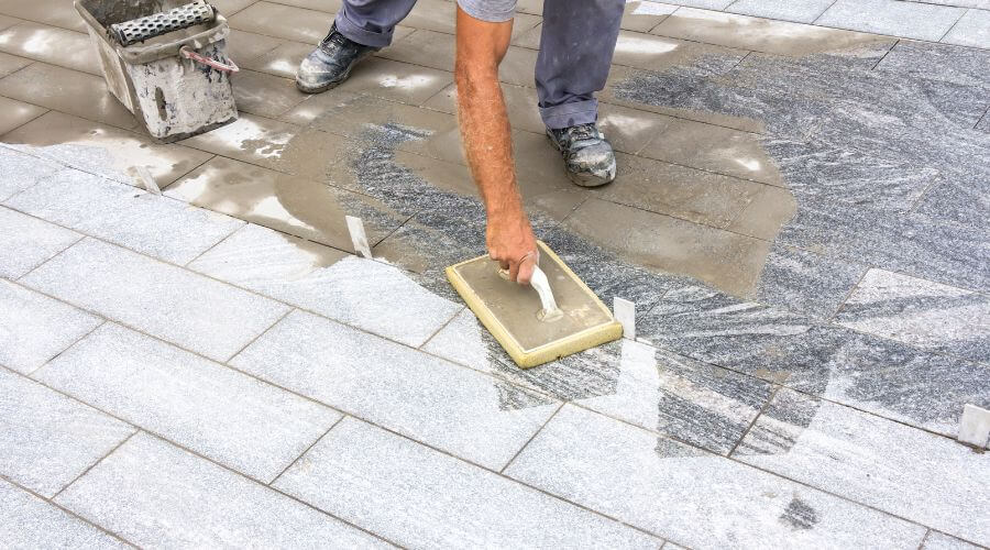 Professional gutter cleaning in Snyder, NE